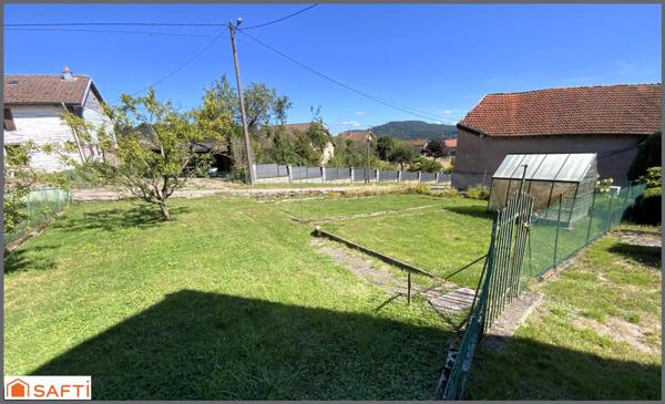 ANCIEN CORPS DE FERME BEAUX VOLUMES ET ANNEXES . GRAND TERRAIN AU CALME