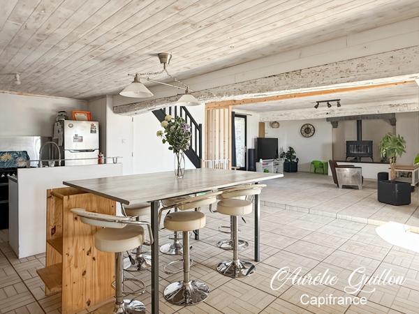 LONGÈRE RÉNOVÉE 165 m² – LUMINEUSE, VOLUMES EXCEPTIONNELS ET CHARME DE LA PIERRE