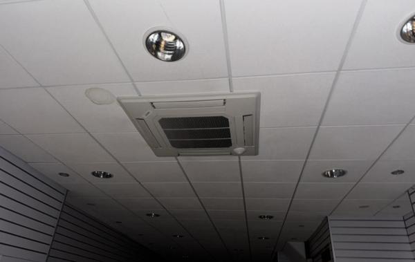 Vente Immeuble commercial avec logement Saint-amand-montrond   