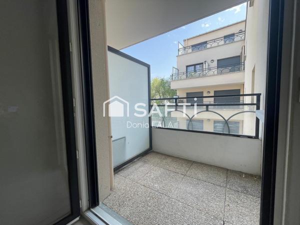 Studio 2016 avec balcon proche RER C et T9