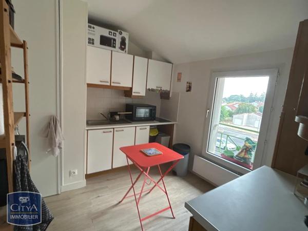 Appartement à louer 2 pièces 45.76m² Buxerolles (86180)
