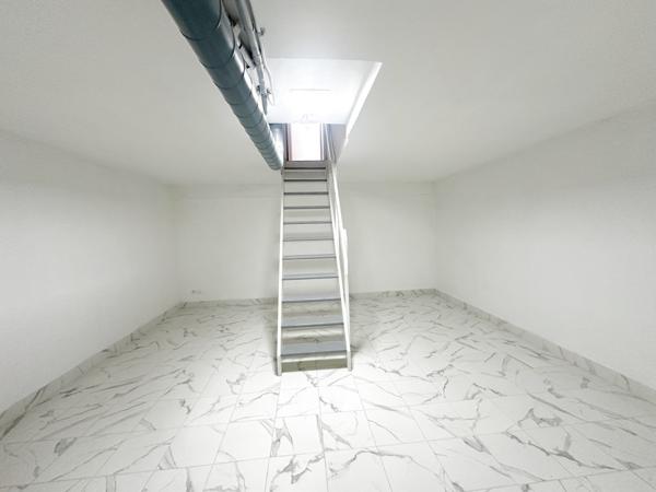 Appartement
                                                                                                                                                                                                                                                                                                                        2 pièce(s)                                                                                                                                                                                                          2 chambre(s)                                                                                                                                                                                                          79  m²