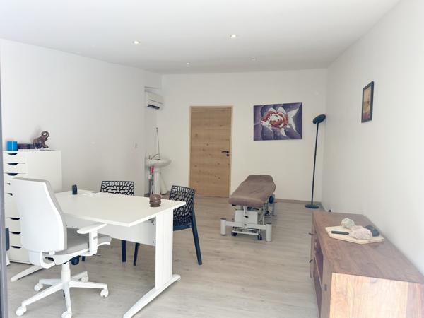 Appartement
                                                                                                                                                                                                                                                                                                                        2 pièce(s)                                                                                                                                                                                                          2 chambre(s)                                                                                                                                                                                                          79  m²