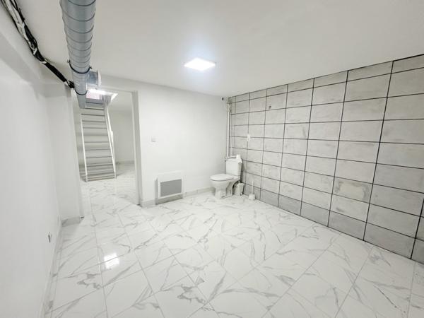 Appartement
                                                                                                                                                                                                                                                                                                                        2 pièce(s)                                                                                                                                                                                                          2 chambre(s)                                                                                                                                                                                                          79  m²