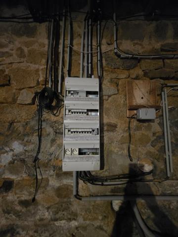 A 3 MN DE BESSINES - COUP DE COEUR POUR CETTE BELLE MAISON DE CARACTERE AVEC JOLI JARDIN ET PISCINE