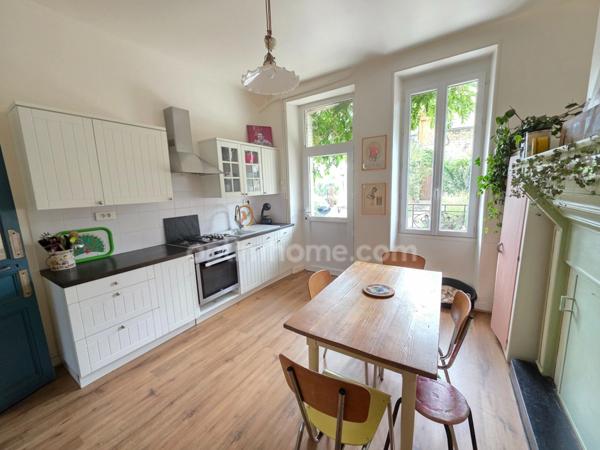 A 3 MN DE BESSINES - COUP DE COEUR POUR CETTE BELLE MAISON DE CARACTERE AVEC JOLI JARDIN ET PISCINE