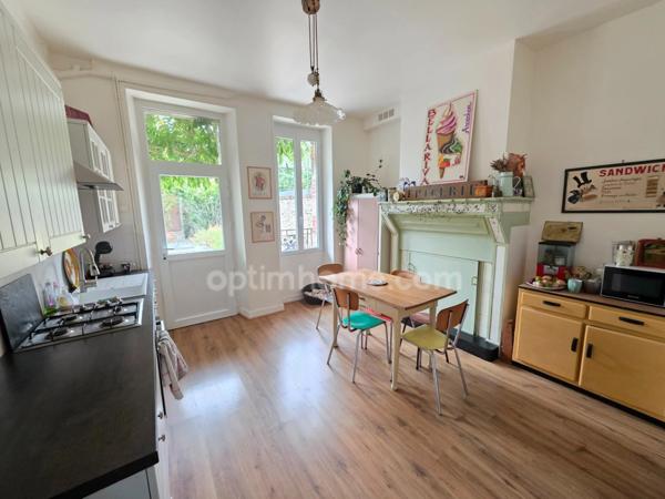 A 3 MN DE BESSINES - COUP DE COEUR POUR CETTE BELLE MAISON DE CARACTERE AVEC JOLI JARDIN ET PISCINE