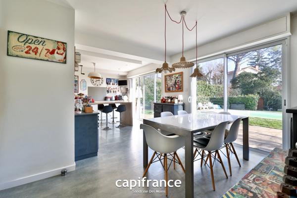 Maison 8 pièces TASSIN LE BOURG (69) de 157m² avec piscine, sous sol et garage - Parcelle de 817m²