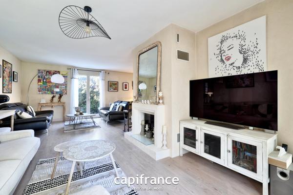 Maison 8 pièces TASSIN LE BOURG (69) de 157m² avec piscine, sous sol et garage - Parcelle de 817m²