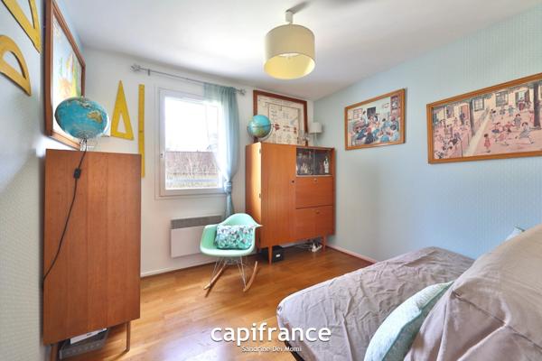 Maison 8 pièces TASSIN LE BOURG (69) de 157m² avec piscine, sous sol et garage - Parcelle de 817m²