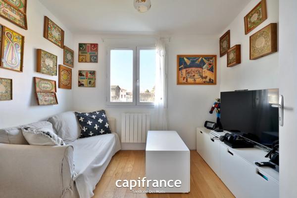 Maison 8 pièces TASSIN LE BOURG (69) de 157m² avec piscine, sous sol et garage - Parcelle de 817m²