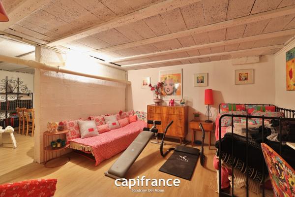 Maison 8 pièces TASSIN LE BOURG (69) de 157m² avec piscine, sous sol et garage - Parcelle de 817m²