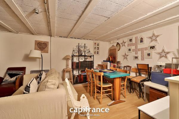 Maison 8 pièces TASSIN LE BOURG (69) de 157m² avec piscine, sous sol et garage - Parcelle de 817m²