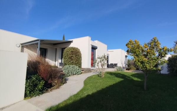 Maison à vendre    3 pièces •  Mèze