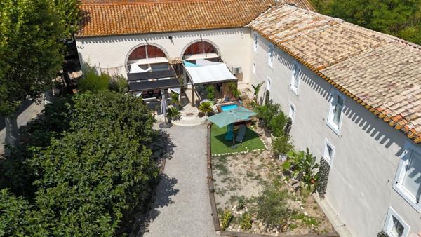 À vendre : superbe domaine rénové au coeur du village ! Porche de Carcassonne