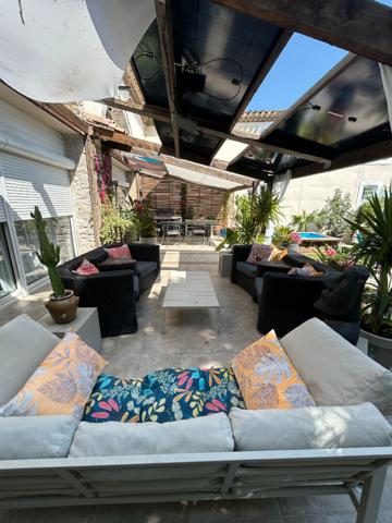 À vendre : superbe domaine rénové au coeur du village ! Porche de Carcassonne