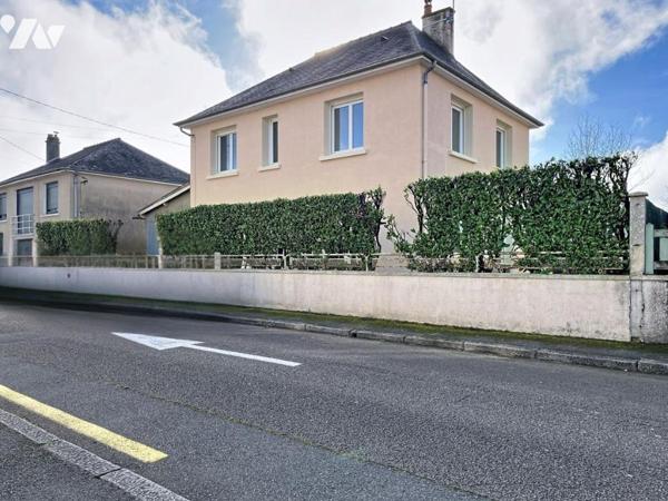 Neau 53150 Pavillon et son jardin 