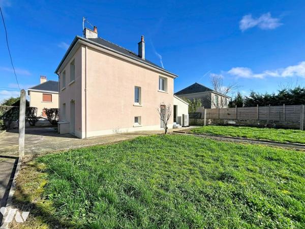 Neau 53150 Pavillon et son jardin 