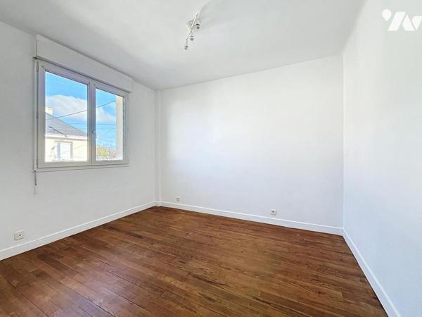 Neau 53150 Pavillon et son jardin 