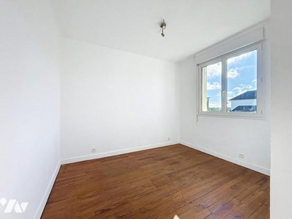 Neau 53150 Pavillon et son jardin 