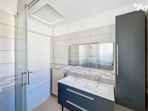 Neau 53150 Pavillon et son jardin 