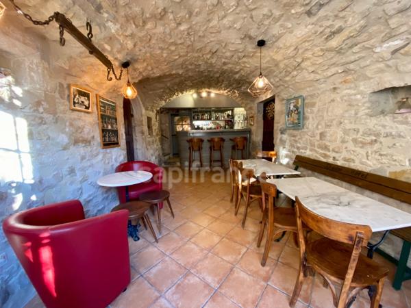 Grande maison de caractère 220m2 en pierre à Vagnas (07), à proximité de Vallon-Pont-d’Arc