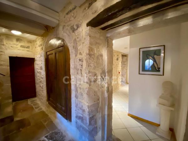 Grande maison de caractère 220m2 en pierre à Vagnas (07), à proximité de Vallon-Pont-d’Arc