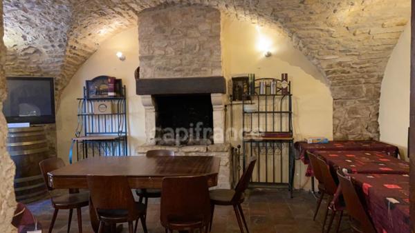 Grande maison de caractère 220m2 en pierre à Vagnas (07), à proximité de Vallon-Pont-d’Arc