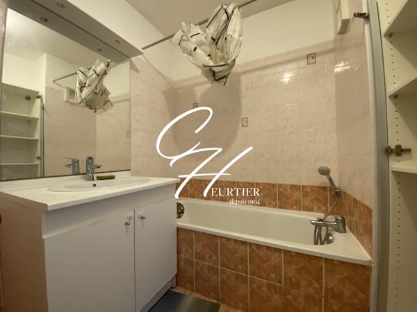GRENOBLE-APPARTEMENT T3-RECENT
