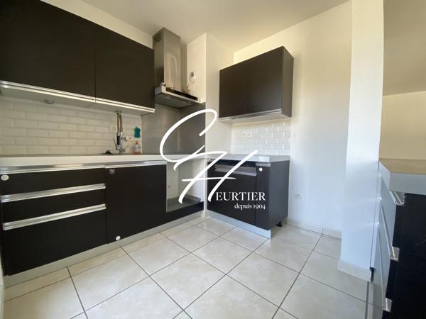 GRENOBLE-APPARTEMENT T3-RECENT