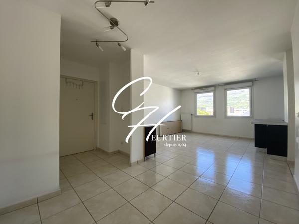 GRENOBLE-APPARTEMENT T3-RECENT