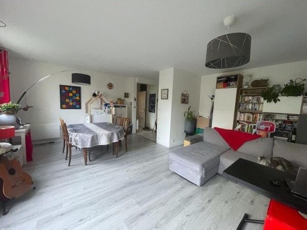T4 de 77m², avec box, dans une résidence familiale sur les bords de Seine