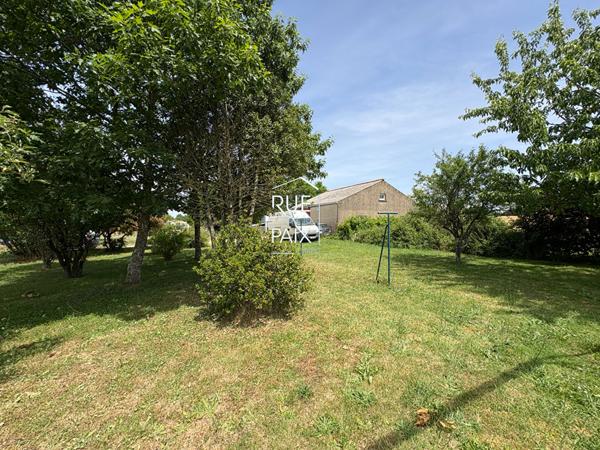 86190 VOUILLE Terrain constructible Vouillé 1200m²