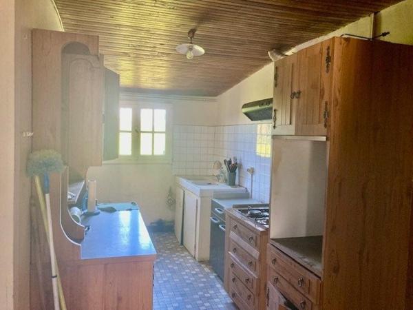 ENSEMBLE  IMMOBILIER A RENOVER SUR 23492 M2