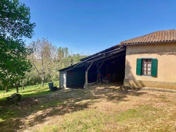 ENSEMBLE  IMMOBILIER A RENOVER SUR 23492 M2