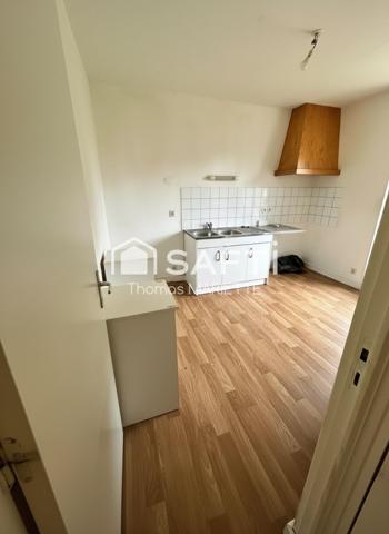 ? Entre Saint-Sever et Villedieu-les-Poêles, découvrez cet ensemble immobilier en pierre offrant deux logements indépendants, un fort potentiel d'aménagement et un cadre de vie paisible sur environ 6 000 m² de terrain. ? Amoureux de la pierre et des projets à fort potentiel, laissez-vous séduire par cet ensemble immobilier de caractère composé de deux habitations indépendantes au cœur d'un environnement verdoyant. ? Investissement locatif, projet familial ou résidence principale : cet ensemble immobilier en pierre de 130 m² offre de multiples possibilités dans un cadre calme et recherché. ? Une opportunité rare entre Saint-Sever et Villedieu-les-Poêles : deux maisons en pierre réunissables, un grand terrain et un potentiel exceptionnel à exploiter. ? Charme de l'ancien, potentiel d'évolution et environnement paisible : découvrez cet ensemble immobilier en pierre idéal pour concrétiser tous vos projets.
