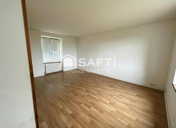 ? Entre Saint-Sever et Villedieu-les-Poêles, découvrez cet ensemble immobilier en pierre offrant deux logements indépendants, un fort potentiel d'aménagement et un cadre de vie paisible sur environ 6 000 m² de terrain. ? Amoureux de la pierre et des projets à fort potentiel, laissez-vous séduire par cet ensemble immobilier de caractère composé de deux habitations indépendantes au cœur d'un environnement verdoyant. ? Investissement locatif, projet familial ou résidence principale : cet ensemble immobilier en pierre de 130 m² offre de multiples possibilités dans un cadre calme et recherché. ? Une opportunité rare entre Saint-Sever et Villedieu-les-Poêles : deux maisons en pierre réunissables, un grand terrain et un potentiel exceptionnel à exploiter. ? Charme de l'ancien, potentiel d'évolution et environnement paisible : découvrez cet ensemble immobilier en pierre idéal pour concrétiser tous vos projets.
