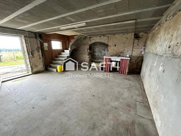 ? Entre Saint-Sever et Villedieu-les-Poêles, découvrez cet ensemble immobilier en pierre offrant deux logements indépendants, un fort potentiel d'aménagement et un cadre de vie paisible sur environ 6 000 m² de terrain. ? Amoureux de la pierre et des projets à fort potentiel, laissez-vous séduire par cet ensemble immobilier de caractère composé de deux habitations indépendantes au cœur d'un environnement verdoyant. ? Investissement locatif, projet familial ou résidence principale : cet ensemble immobilier en pierre de 130 m² offre de multiples possibilités dans un cadre calme et recherché. ? Une opportunité rare entre Saint-Sever et Villedieu-les-Poêles : deux maisons en pierre réunissables, un grand terrain et un potentiel exceptionnel à exploiter. ? Charme de l'ancien, potentiel d'évolution et environnement paisible : découvrez cet ensemble immobilier en pierre idéal pour concrétiser tous vos projets.
