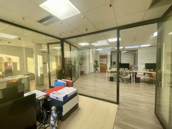 Surfaces de bureaux à louer - Ville Active - Nîmes