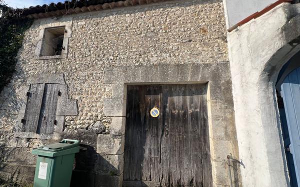 Maison à vendre    4 pièces •  Semussac