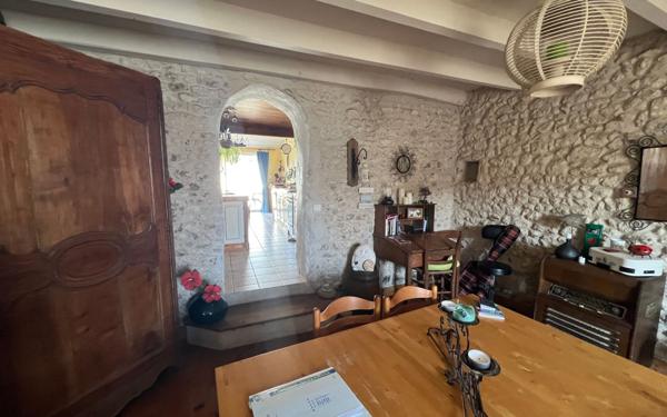 Maison à vendre    4 pièces •  Semussac