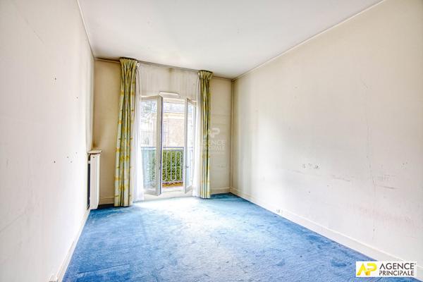 Versailles Ermitage Appartement traversant 5 pèces 127 m² avec terrasse , 4 caves et 2 places de parking en sous-sol 830 000 € **  - Référence  28118