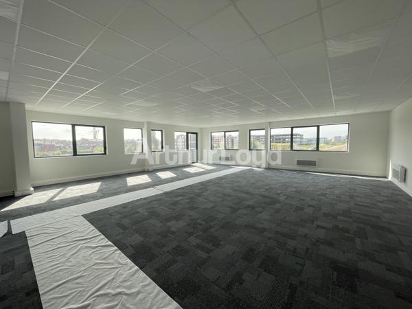 Bureaux à louer ou à vendre à Tourcoing dans parc sécurisé et écoresponsable