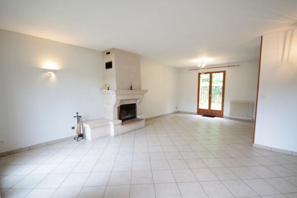 Pavillon 4 chambres sur sous-sol total proche EPERNON