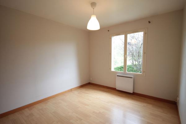 Pavillon 4 chambres sur sous-sol total proche EPERNON