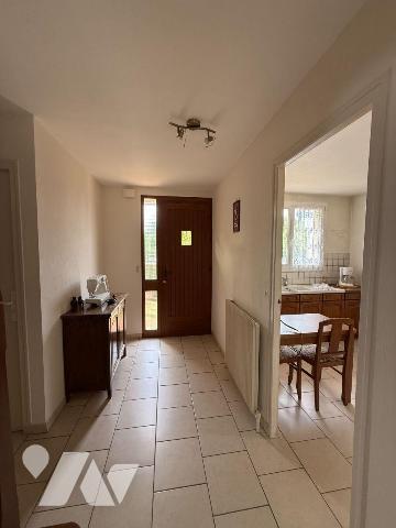 Maison indépendante à vendre - Proximité Mesnil-Esnard
Maison édifiée sur une parcelle de 516 ...