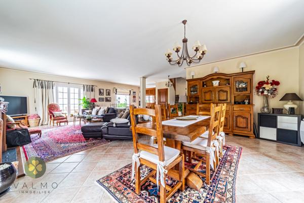 Maison 8 pièce(s) 5 chambre(s) 266 m²