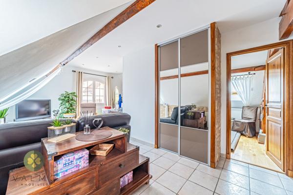 Maison 8 pièce(s) 5 chambre(s) 266 m²
