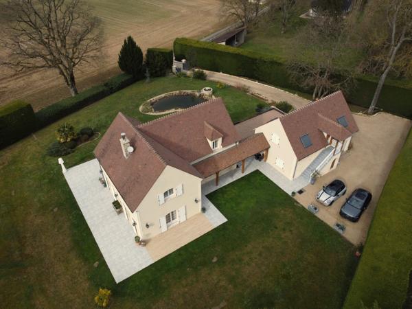 Maison 8 pièce(s) 5 chambre(s) 266 m²