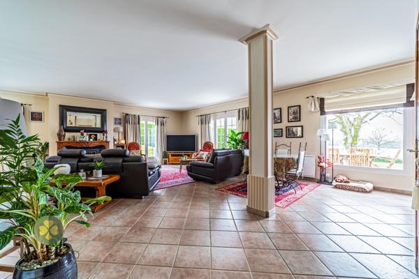Maison 8 pièce(s) 5 chambre(s) 266 m²